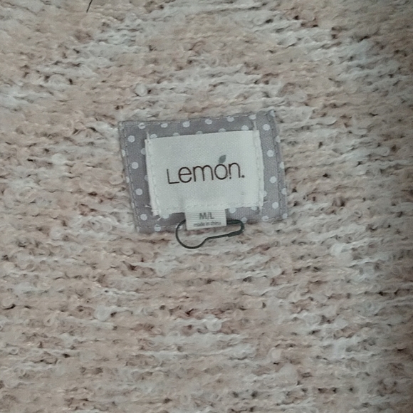 Beautiful Thick Sweater - Picture 2 of 6